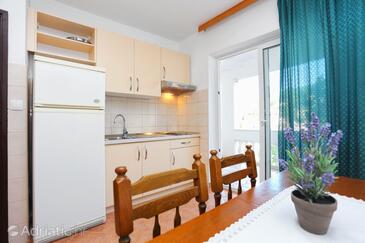 Appartamenti accanto al mare Marina, Traù - Trogir - 9035