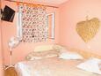 Makarska, Bedroom 2 in the apartment, air condition available and WiFi.