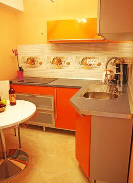 Apartmaji s parkingom Makarska - 9129