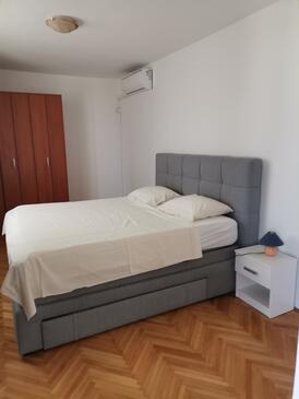 Lejligheder med pool egnet til familier med børn Kneza, Korcula - 9130