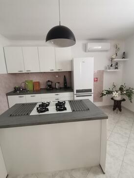 Lejligheder med pool egnet til familier med børn Kneza, Korcula - 9130