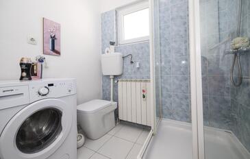 Apartments with terrace Brodarica, North Dalmatia
