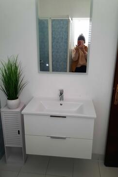 Apartments with terrace Brodarica, North Dalmatia