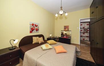 Apartments with terrace Brodarica, North Dalmatia