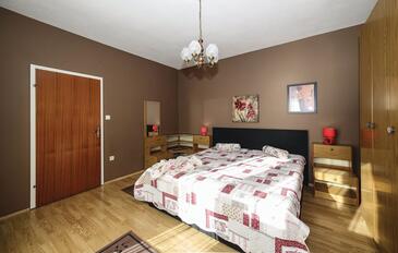 Apartments with terrace Brodarica, North Dalmatia