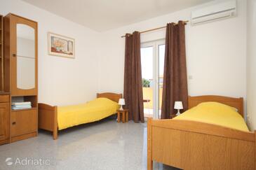 Apartments for families with children Kaštel Štafilić, Kaštela - 9211