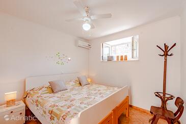 Apartments with parking space Žrnovo, Korčula - 9239