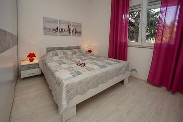 Appartamenti con parcheggio Raslina, Krka - 924