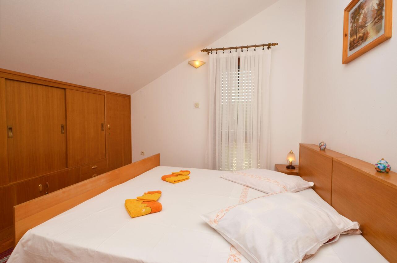 A-9276-a - Private accommodation - Apartments by the sea Prižba, Korčula