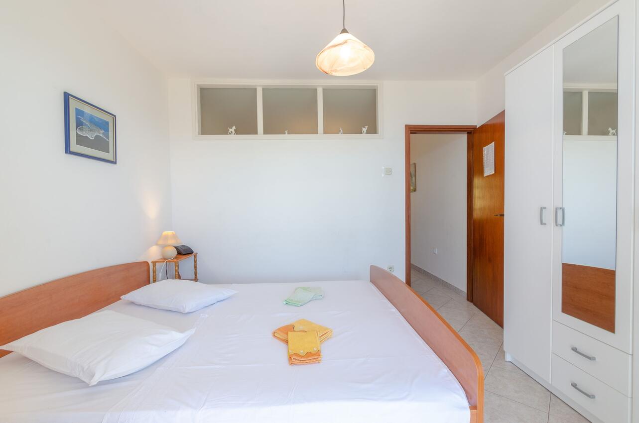 A-9276-b - Private accommodation - Apartments by the sea Prižba, Korčula