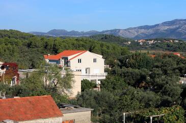 Units with balcony Lumbarda, South Dalmatia