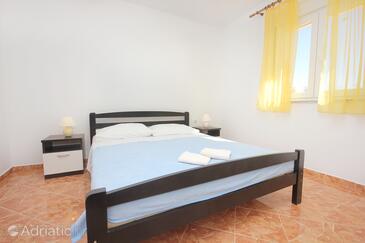 Apartments by the sea Vlašići, Pag - 9324