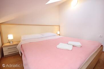 Apartments by the sea Vlašići, Pag - 9324