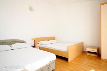 Apartments with parking space Gajac, Pag - 9358