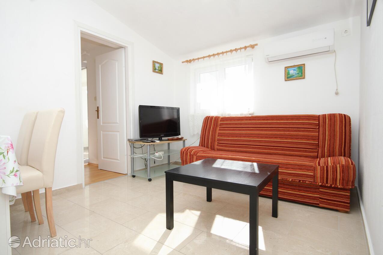 Apartments with parking spaces Gajac, Pag - 9358