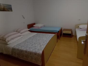 Apartments by the sea Kustići, Pag - 9360