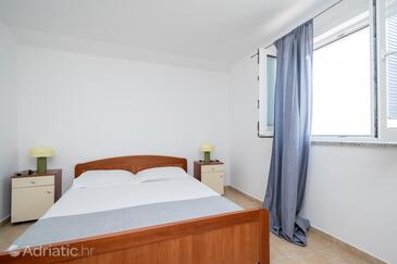 Апартаменти з басейном Зубовічі - Zubovići, Паг - Pag - 9365