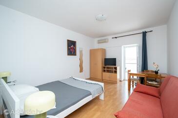 Apartments with swimming pool Zubovići, Pag - 9365