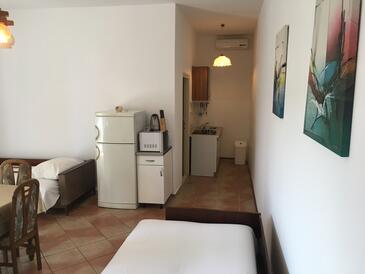 Apartmani uz more Stara Novalja, Pag - 9368