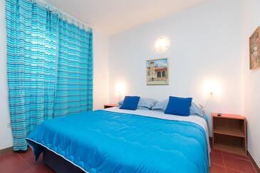 Seaside house with a swimming pool Seget Vranjica, Trogir - 9430