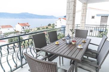 Apartments by the sea Slatine, Čiovo - 9433