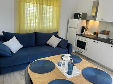 Apartments by the sea Slatine, Čiovo - 9433