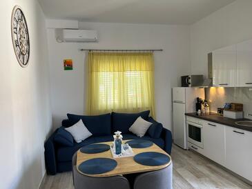 Apartments by the sea Slatine, Čiovo - 9433