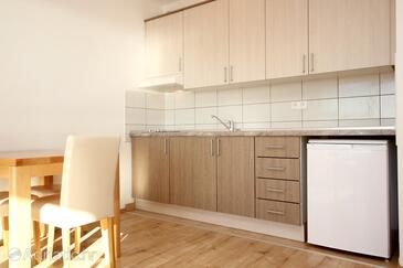 Apartments with parking space Duće, Omiš - 9437