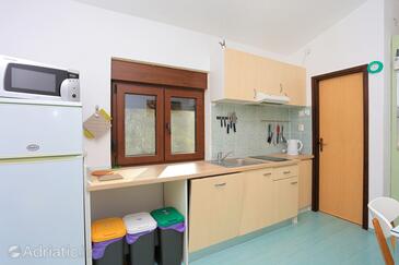 Apartments by the sea Slatine, Čiovo - 9453