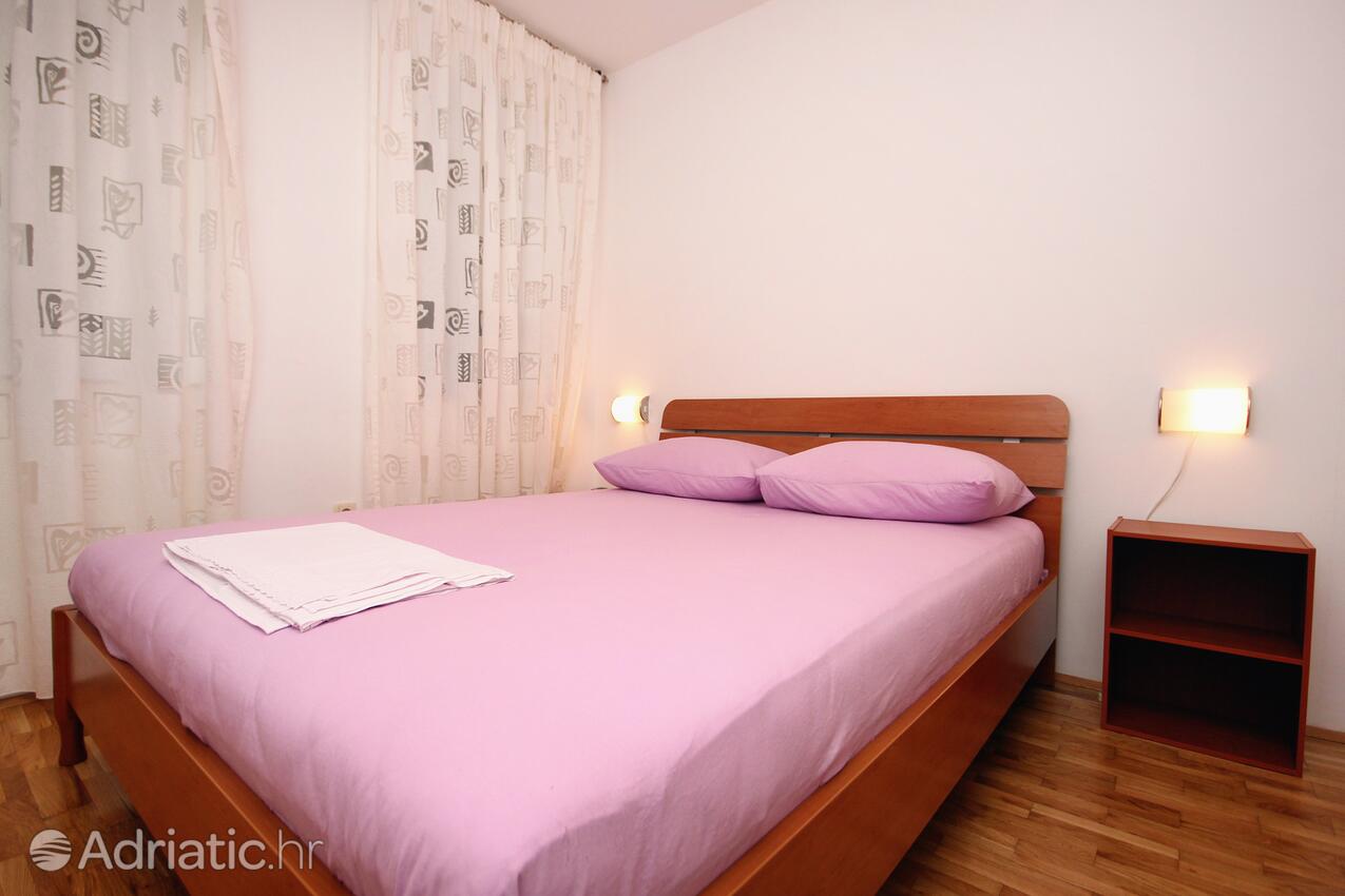 Apartments with WiFi Omiš - 9460