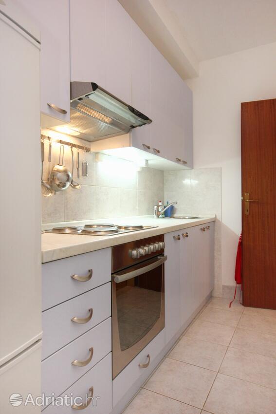 Apartments with WiFi Omiš - 9460