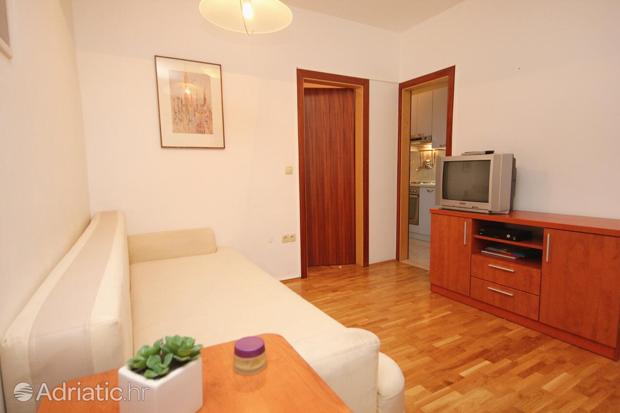 Apartments with WiFi Omiš - 9460