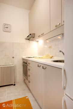 Apartmanok Internet hozzáféréssel Omis - 9460