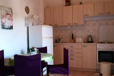 Apartments with parking space Bilo, Primošten - 9467