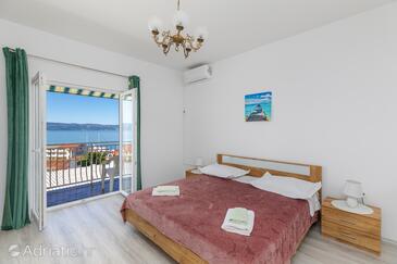 Apartmanok parkolóhellyel Sumpetar, Omis - 950