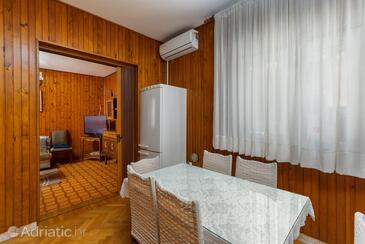 Apartments with parking space Sumpetar, Omiš - 950