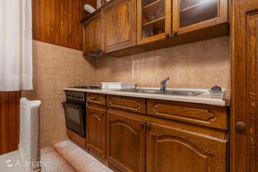 Ferienwohnungen mit Parkplatz Sumpetar, Omis - 950