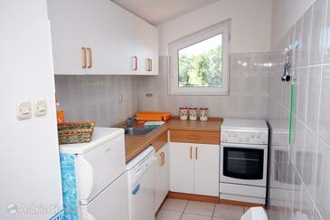 Familienferienwohnungen am Meer Jezera, Murter - 9502