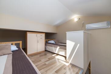 Apartments by the sea Drvenik Donja vala, Makarska - 9654