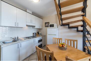 Apartments by the sea Drvenik Donja vala, Makarska - 9654