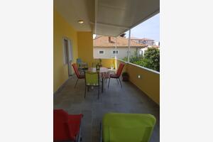 Three bedroom apartment Trogir (A-9667-a)