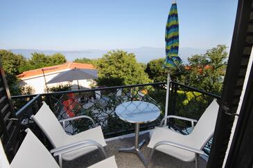 Apartment with balcony Njivice, Kvarner