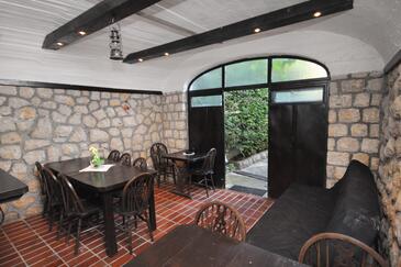 Apartment with balcony Njivice, Kvarner