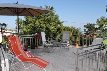 Apartment with balcony Njivice, Kvarner
