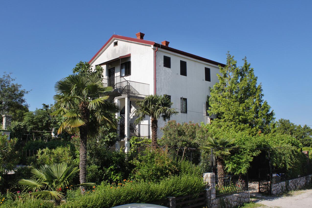 Apartment with balcony Njivice, Kvarner