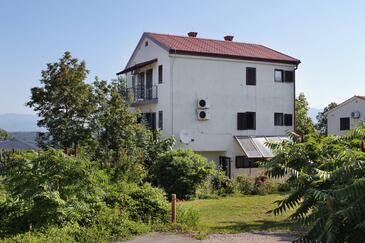 Apartment with balcony Njivice, Kvarner