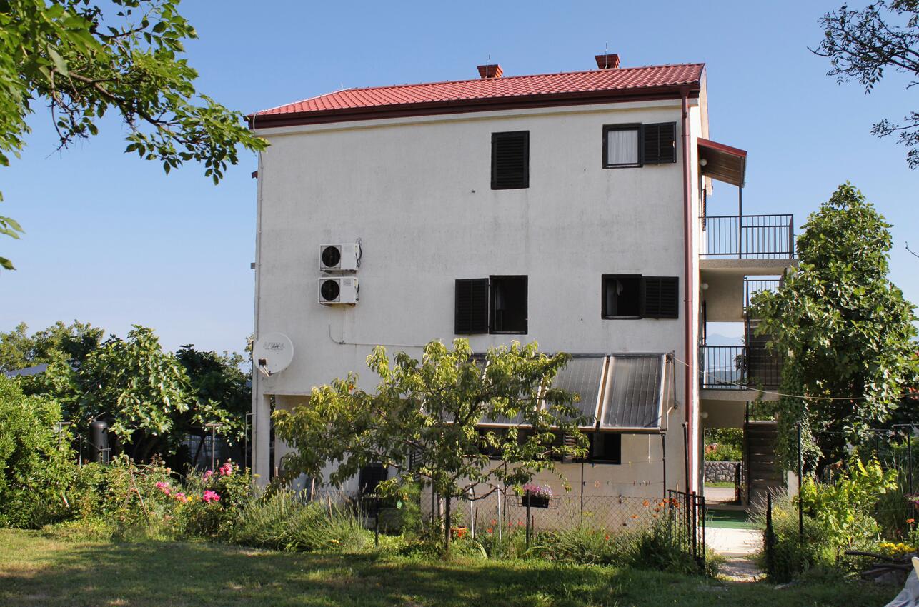 Apartment with balcony Njivice, Kvarner