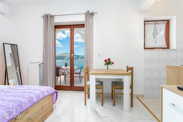 Ferienwohnungen am Meer Okrug Gornji, Ciovo - 9693
