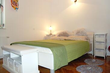 Lägenheter med parkering Makarska - 9696