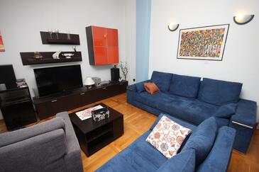 Tweekamerappartement Makarska (A-9696-a)